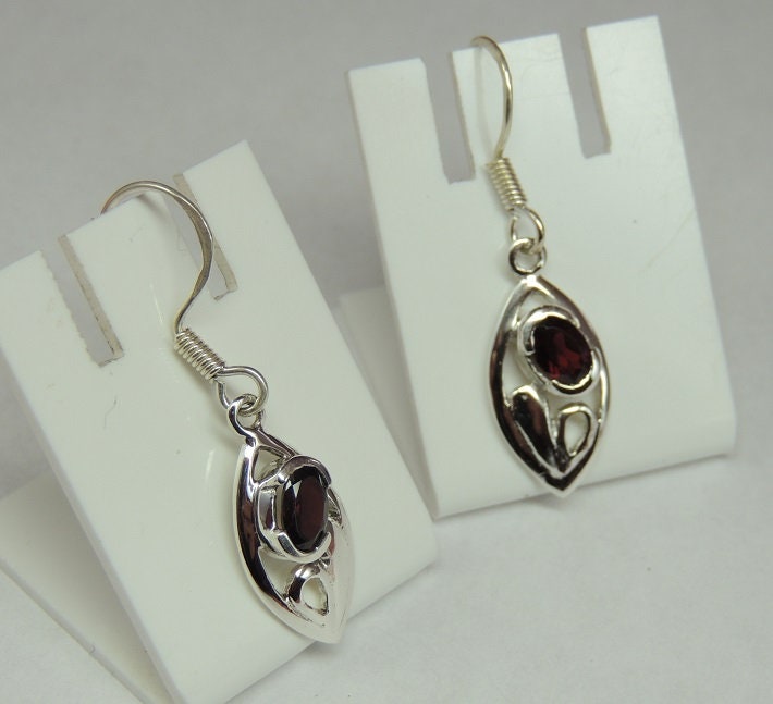 Edle 1,18 Carat romantische Granat Ohrhanger 925 Silber blutroter Edelstein Ohrschmuck
