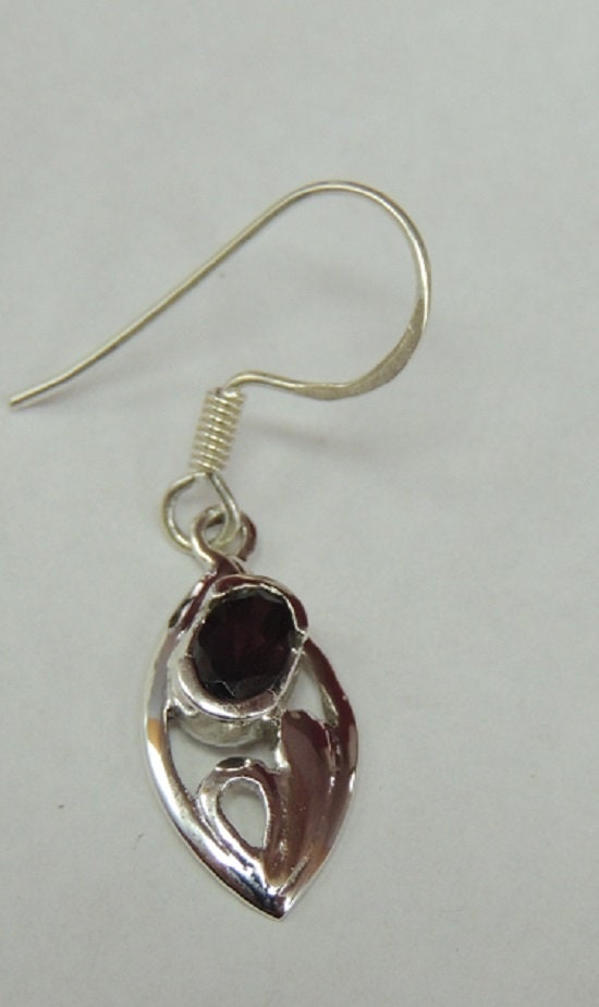 Edle 1,18 Carat romantische Granat Ohrhanger 925 Silber blutroter Edelstein Ohrschmuck