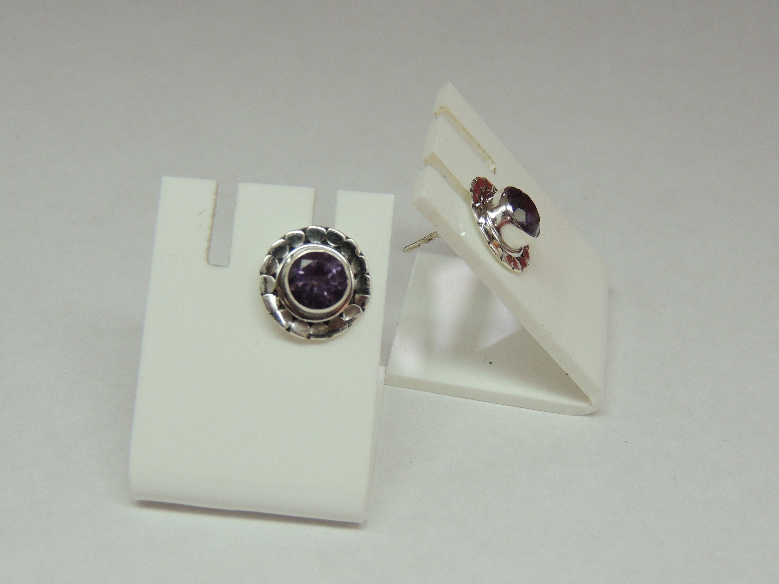 Edle 1,2 Carat leuchtende Amethyst Ohrstecker 925 Silber violetter Edelstien Top