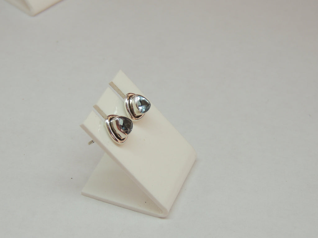 0,84 Carat Blautopas Trillion Ohrstecker 925 Silber blauer Topas Sky blue