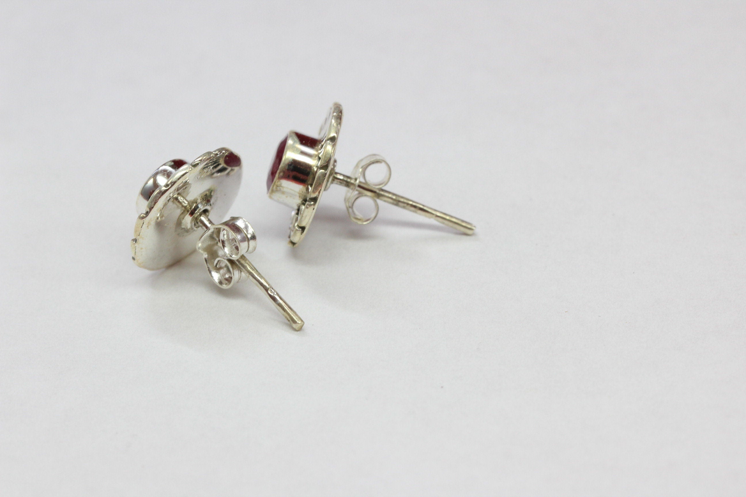 Edle 1,0 Carat Rubin Ohrstecker Ohrring 925 Sterlingsilber edler Edelsteinohrstecker