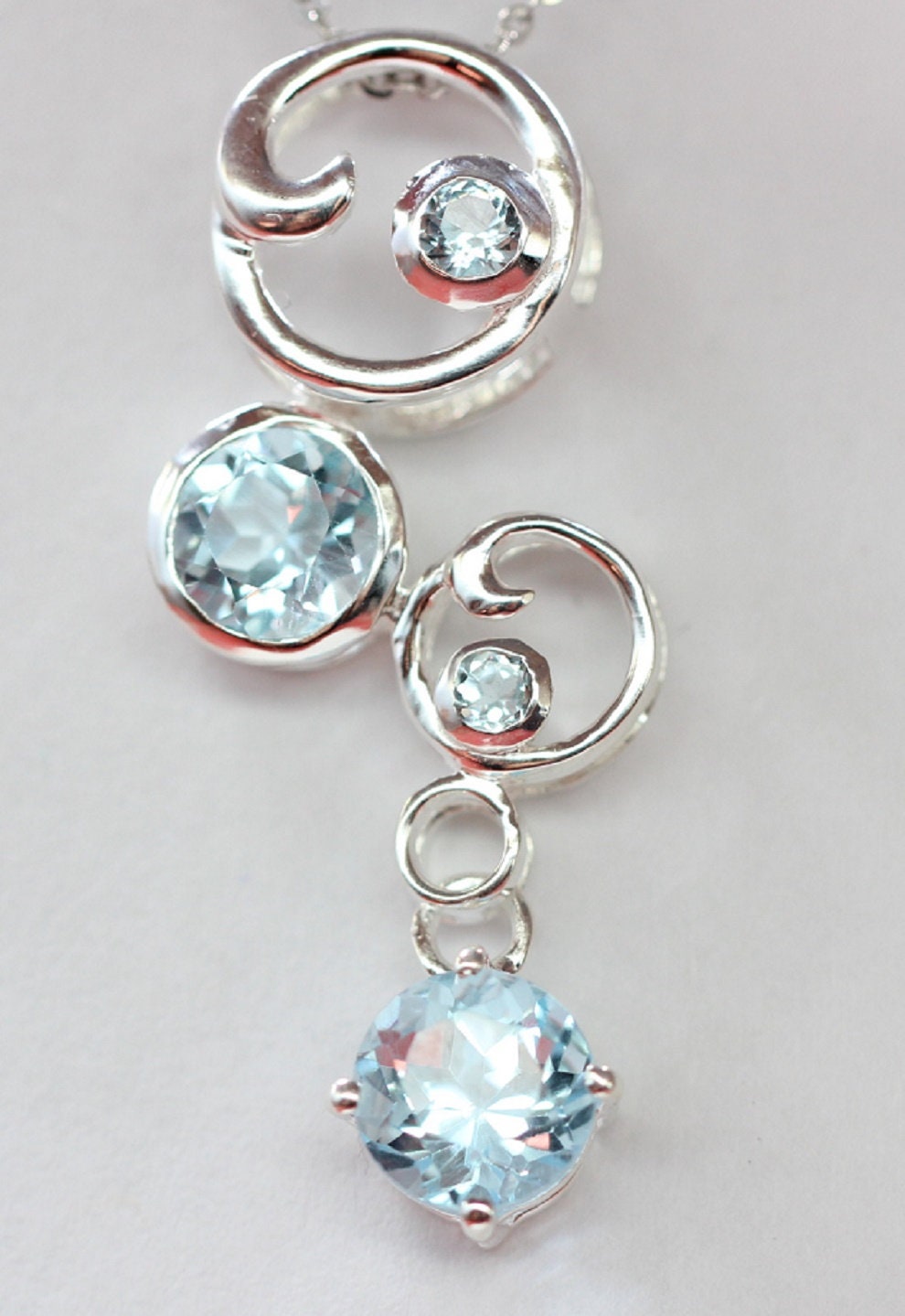 Edler 1,7 Carat Blautopas Anhanger 925 Silber Collier Kette sky blue Topas himmelblau