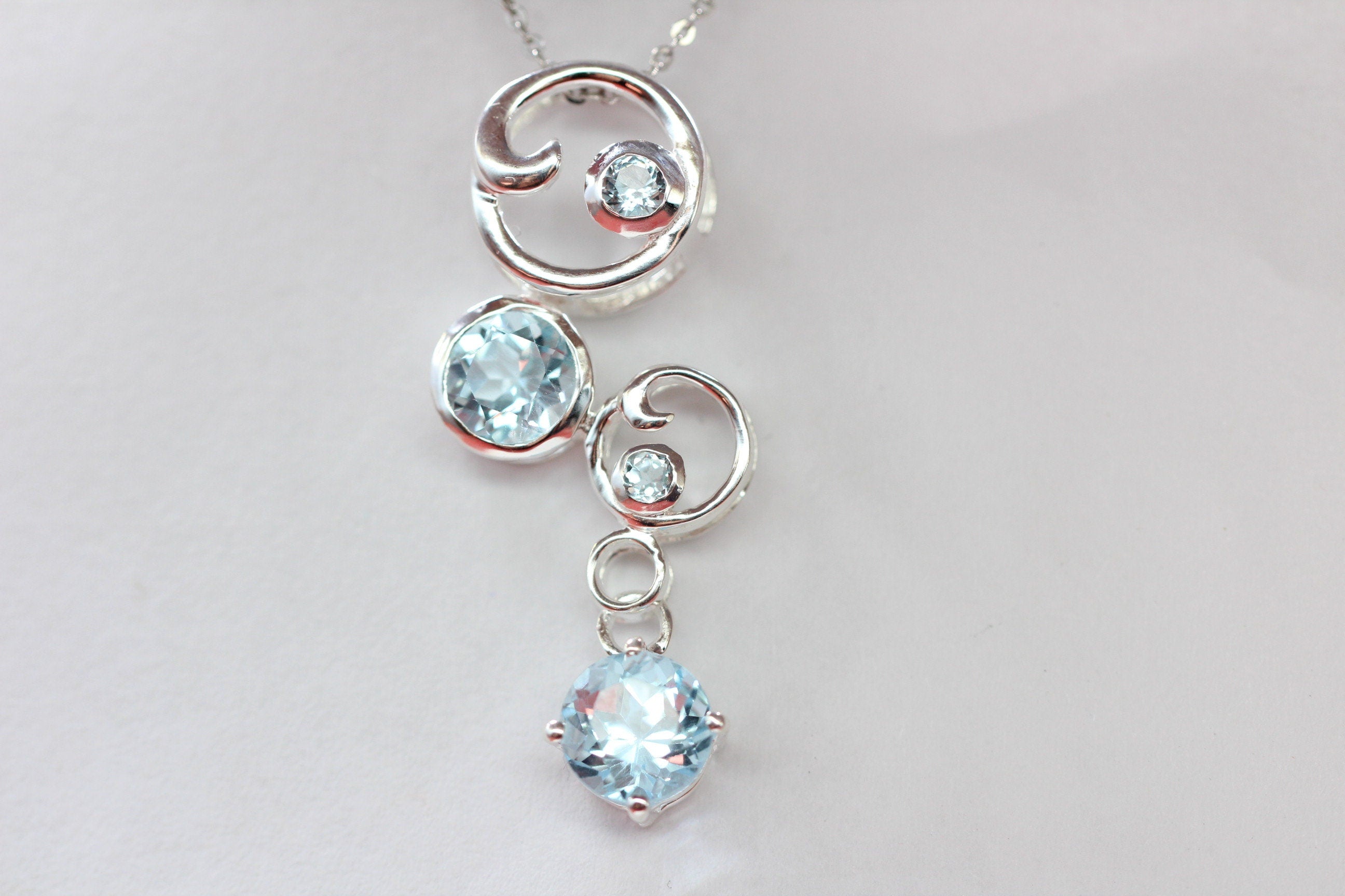 Edler 1,7 Carat Blautopas Anhanger 925 Silber Collier Kette sky blue Topas himmelblau