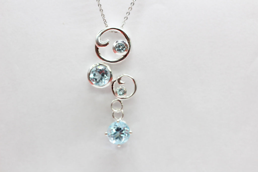Edler 1,7 Carat Blautopas Anhanger 925 Silber Collier Kette sky blue Topas himmelblau
