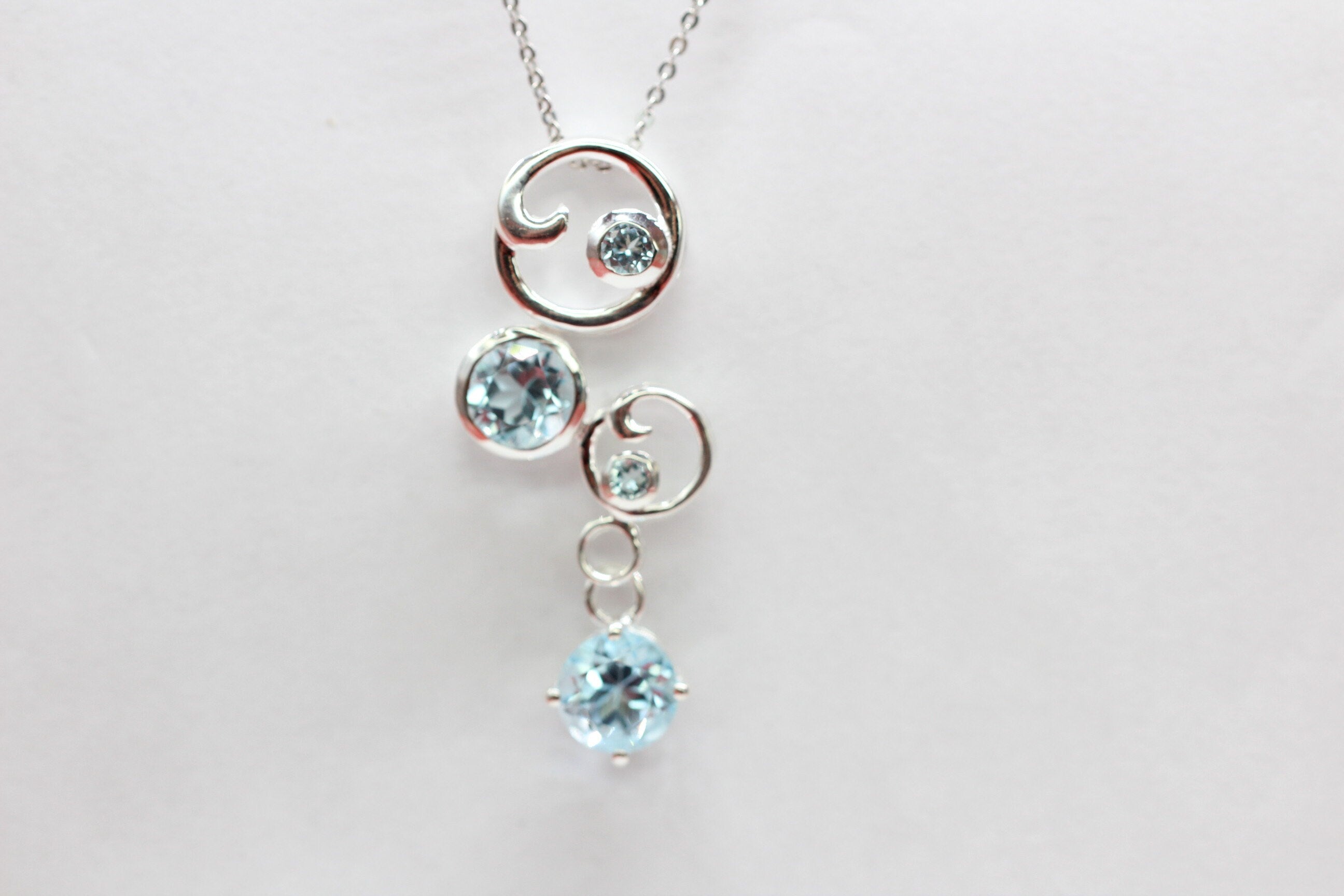 Edler 1,7 Carat Blautopas Anhanger 925 Silber Collier Kette sky blue Topas himmelblau