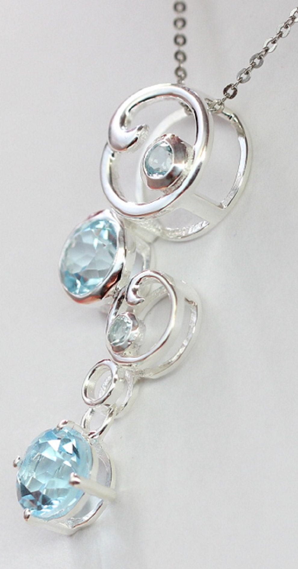 Edler 1,7 Carat Blautopas Anhanger 925 Silber Collier Kette sky blue Topas himmelblau
