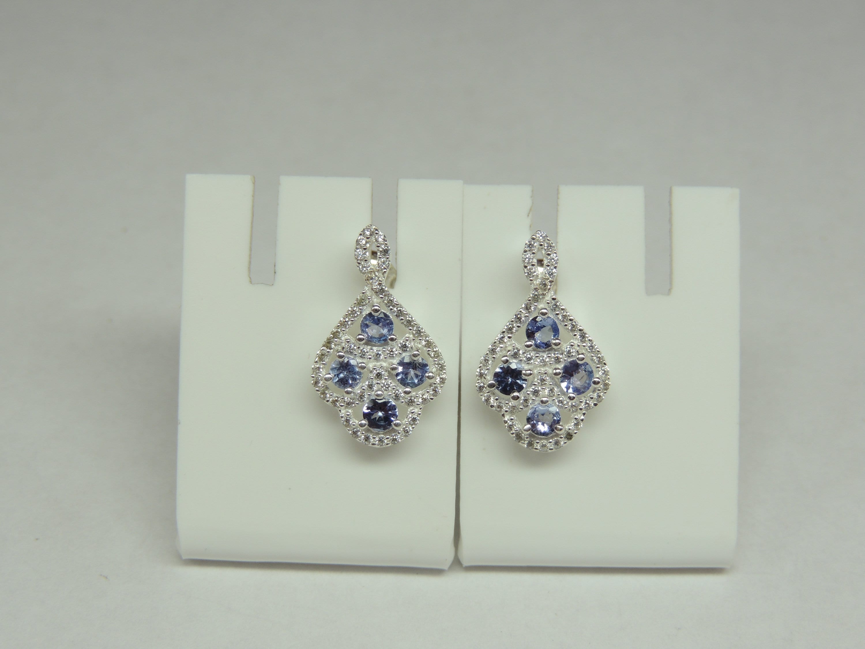 Edle 0,8 Carat echte Tansanit Ohrstecker 925 Silber mit Zirkonia top..aus Tansania