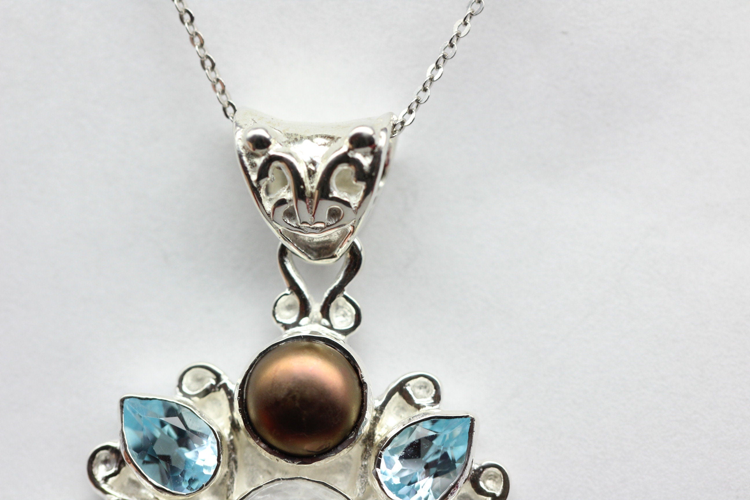 Edler 13,7 Carat Blautopas Perl Regenbogentopas Anhanger 925 Silber Collier Kett