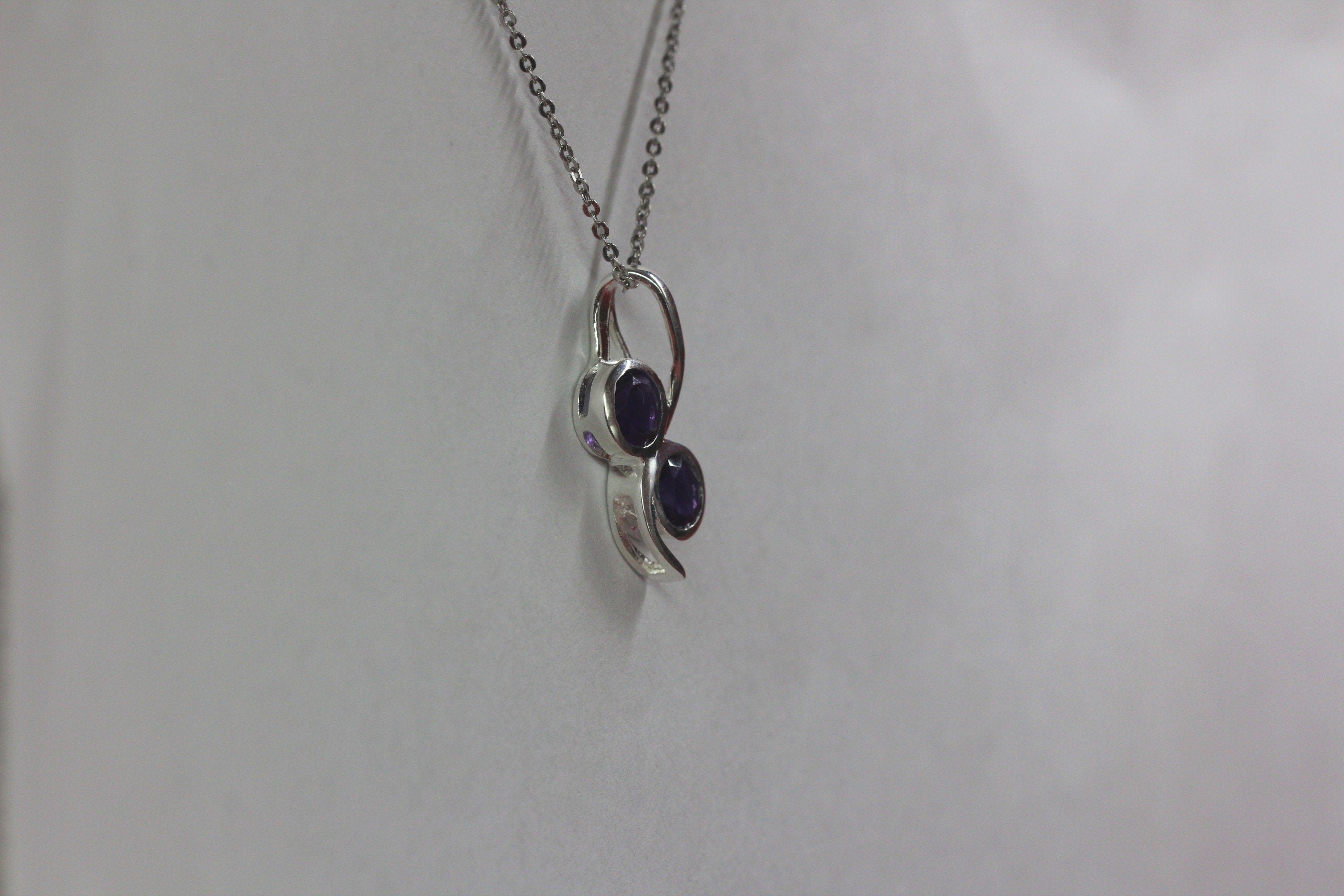 Edler 1,15 Carat Amethyst Anhanger 925 Silber Collier Kette violetter Edelstein