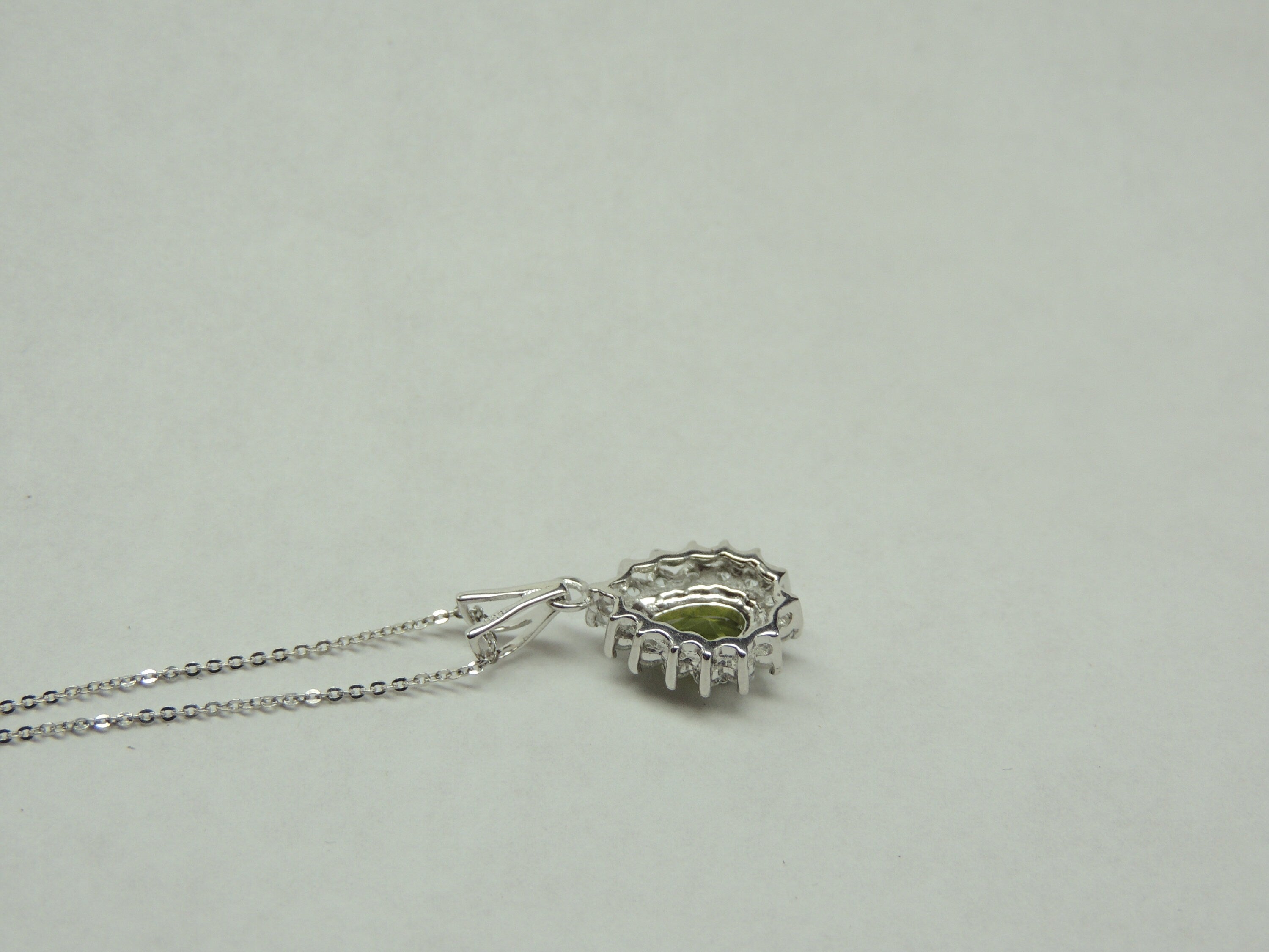 Edler 1,35 Carat maigraner Peridot weisstopas Anhanger 925 Silber Collier Kette