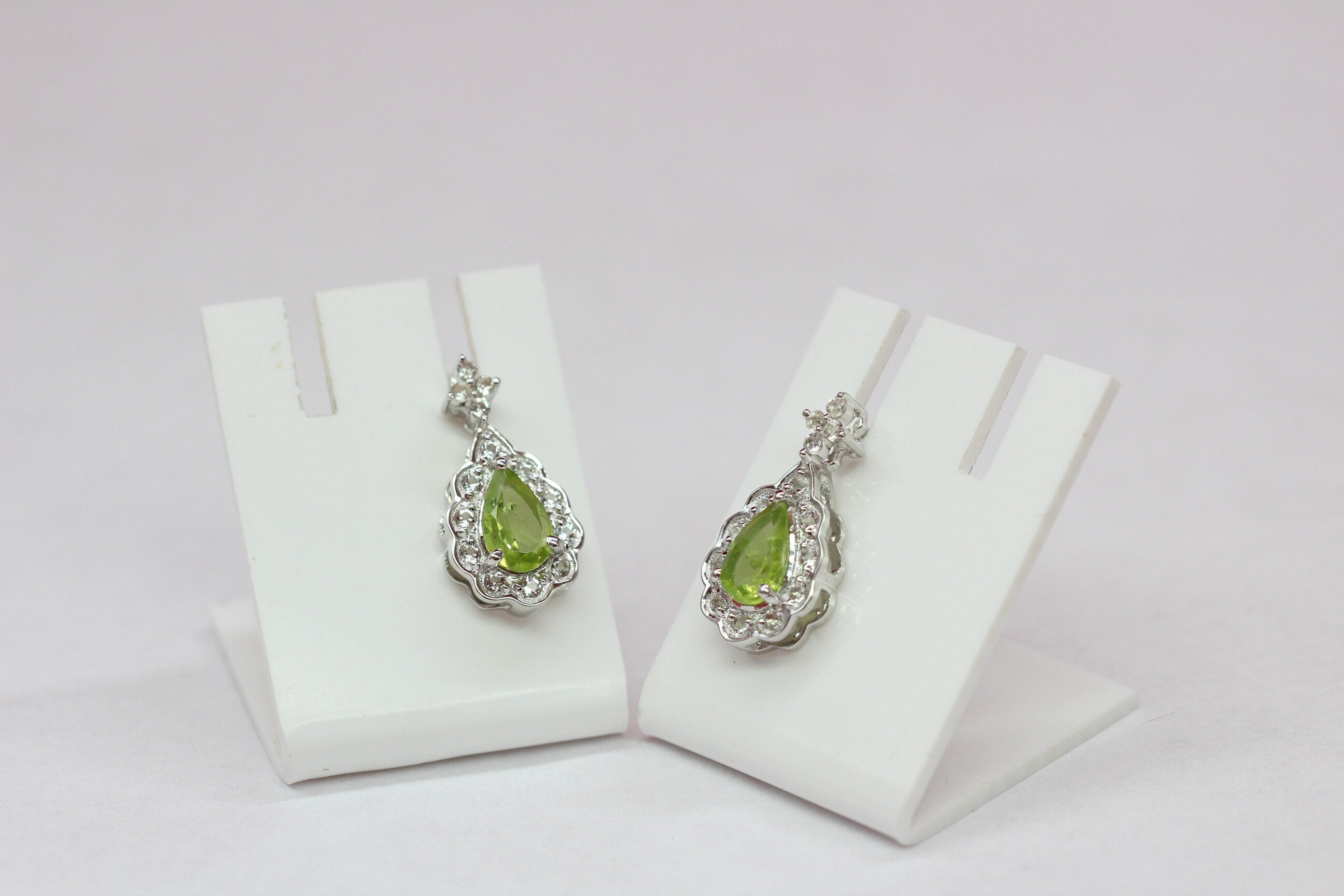 Edler 1,08 Carat Peridot weisstopas Ohrstecker 925 Silber maigraner Olivin Topas