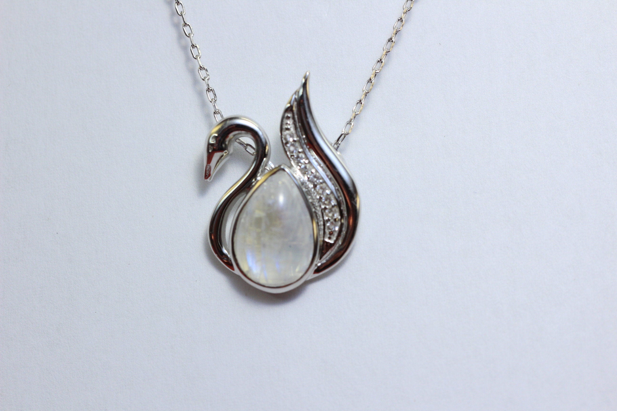 Edler 2,9 Carat  Mondlichttopas Schwanen Anhanger 925 Silber Collier Kette Zirkonia