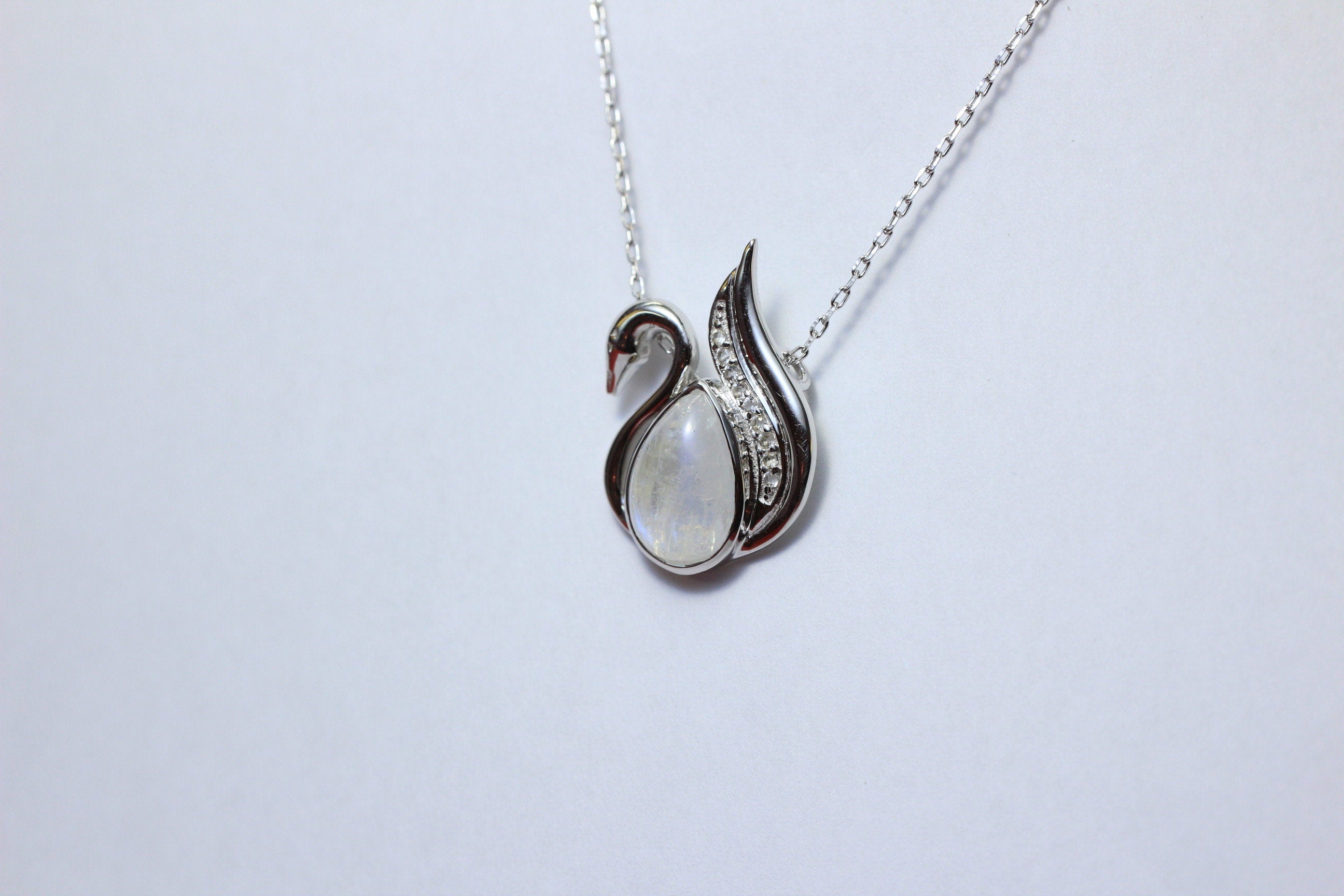 Edler 2,9 Carat  Mondlichttopas Schwanen Anhanger 925 Silber Collier Kette Zirkonia