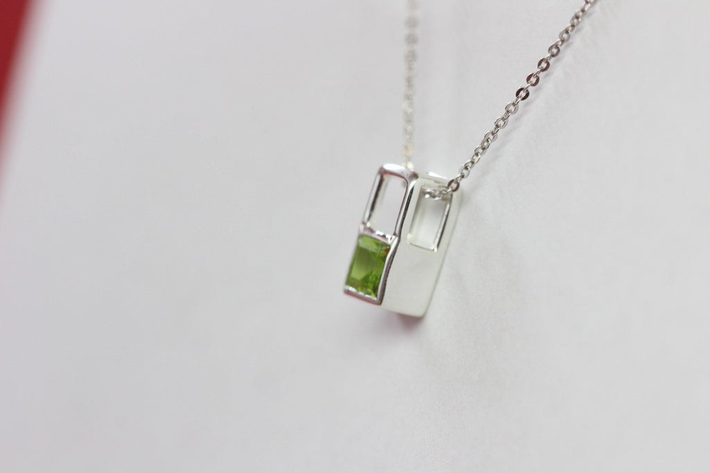 Design pur 0,6 Carat Peridot Anhanger 925 Silber Collier Kette Olivin Designschmuck