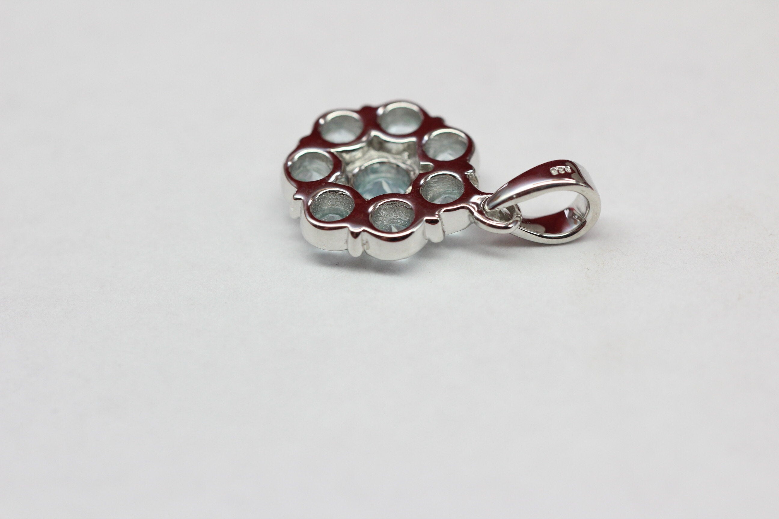 Edler 1,65 Carat Blautopas Blumen Anhanger 925 Silber Blautopas Collier Kette
