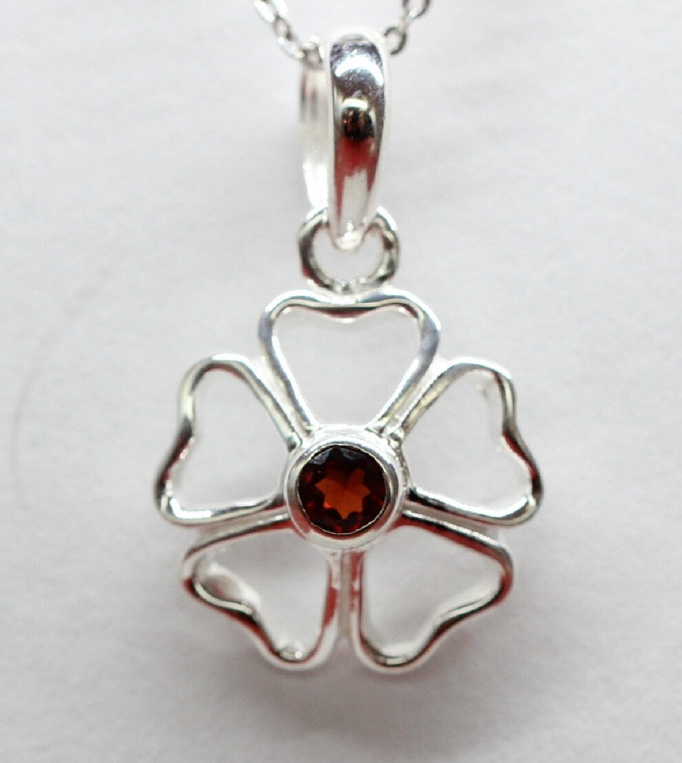 Edler 1,1 Carat Granat Anhanger Kleeblatt 925 Silber Collier Kette Glackssymbol