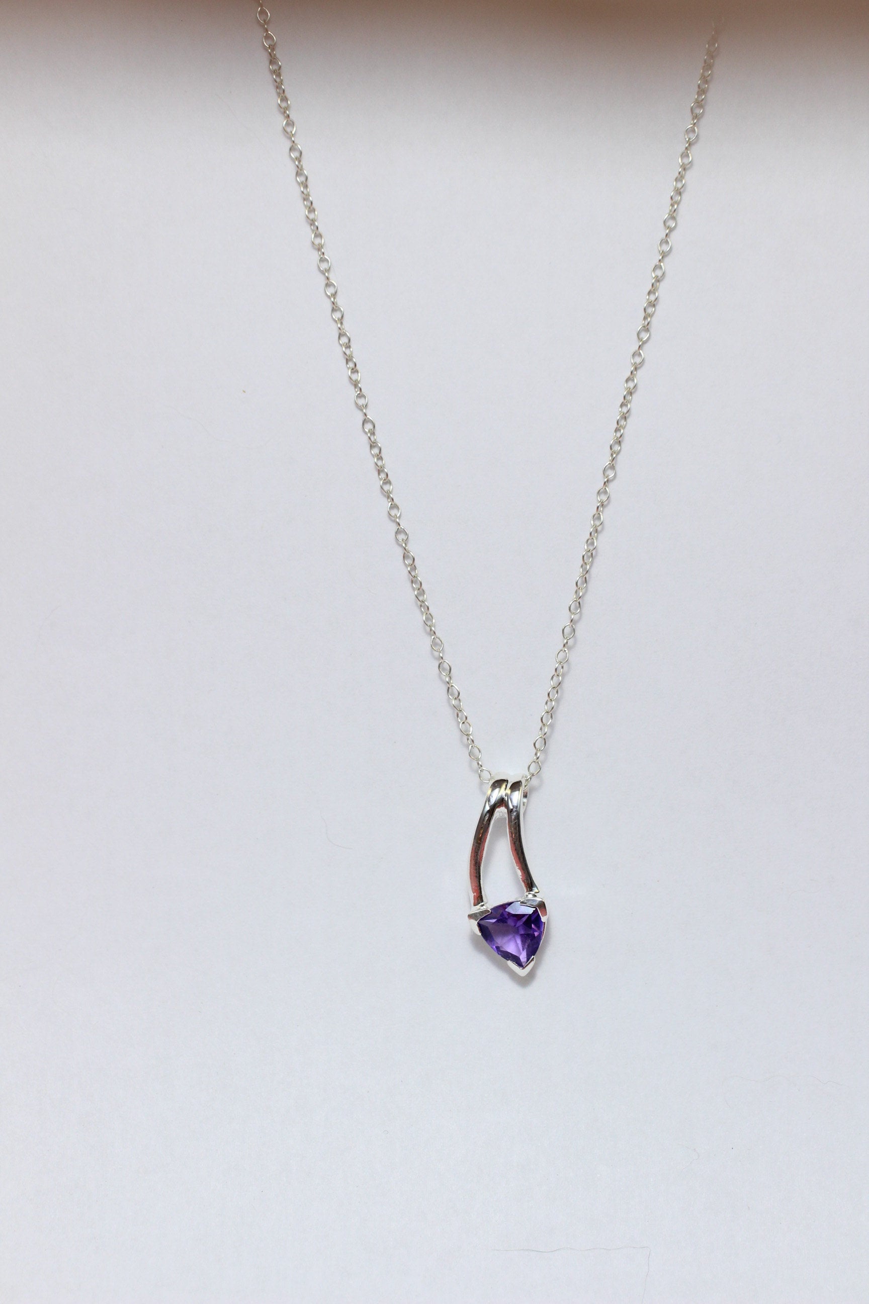 Edler 1,3 Carat Amethyst Anhanger 925 Silber Collier Kette violetter Edelstein