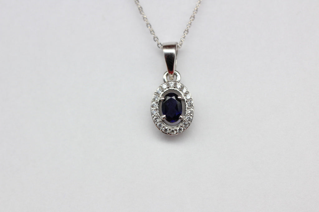 Edler 0,8 Carat Iolith Anhanger 925 Silber Collier Kette Zirkonia Wassersaphir
