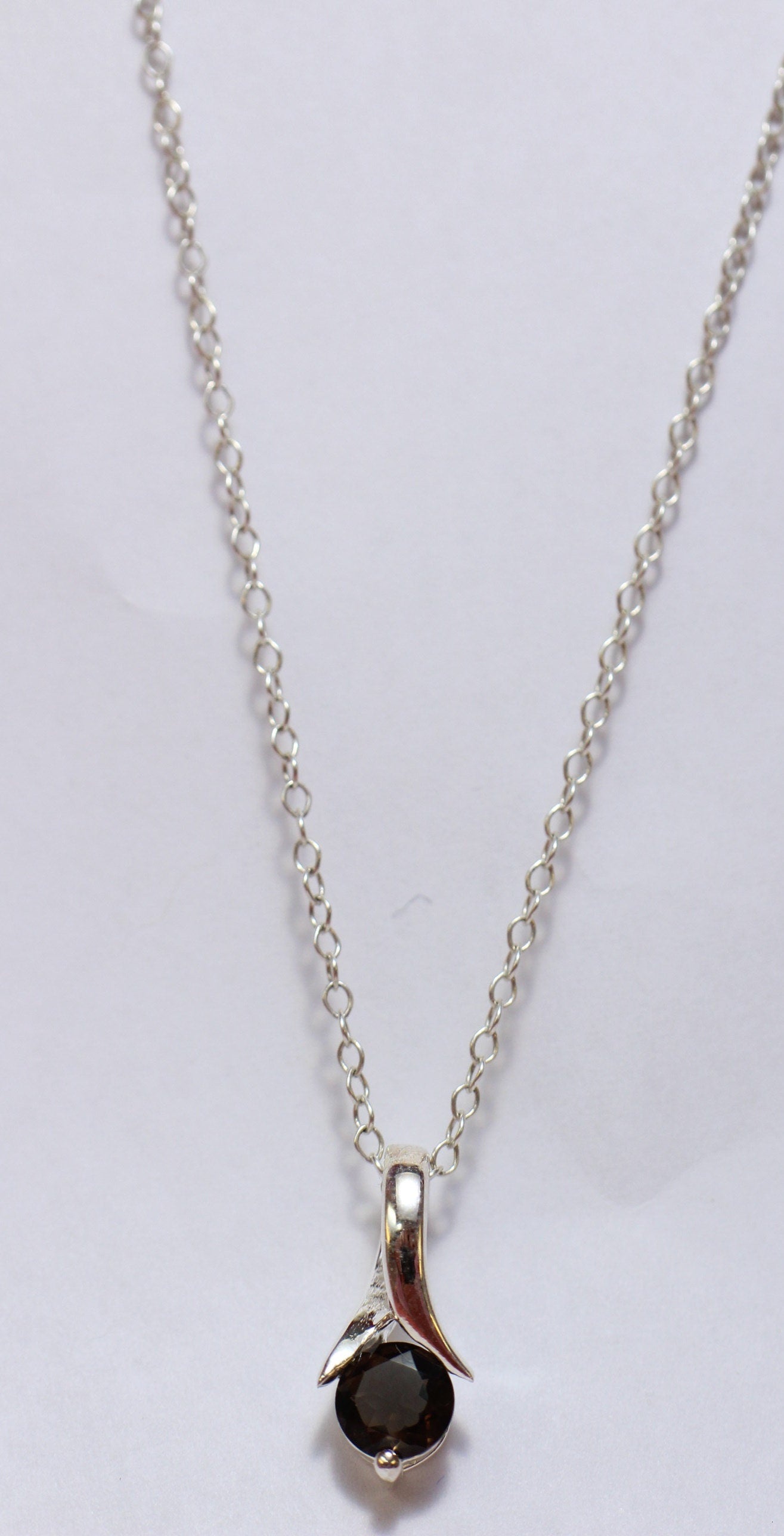 Edler 0,76 Carat Rauchquarzt Anhanger in Tulpenform Design 925 Silber Collier