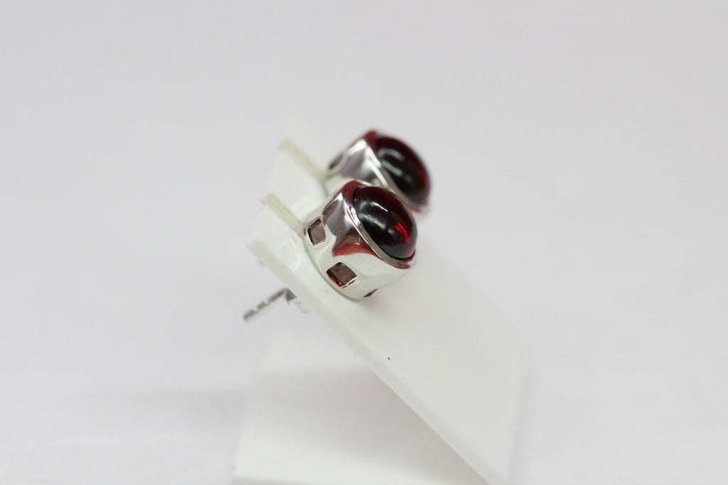 4,59 Carat Granat Cabochon Ohrstecker 925 Silber blutroter Edelstein Unisex