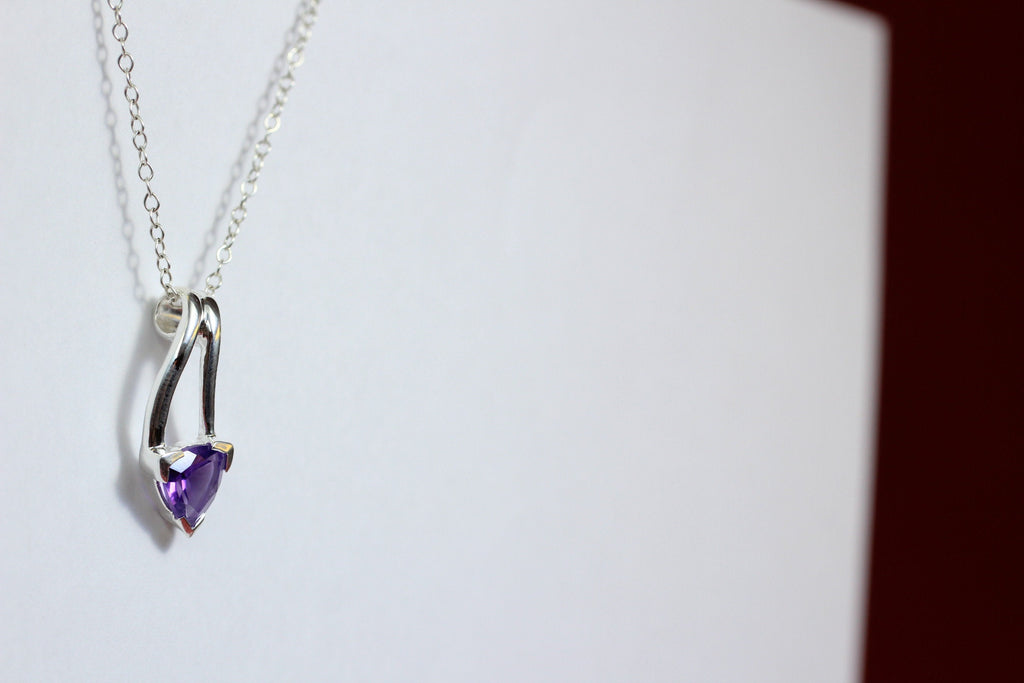 Edler 1,3 Carat Amethyst Anhanger 925 Silber Collier Kette violetter Edelstein