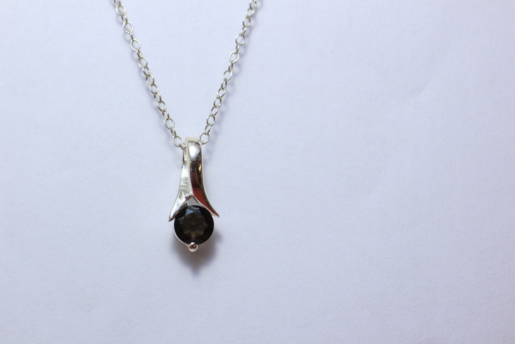 Edler 0,76 Carat Rauchquarzt Anhanger in Tulpenform Design 925 Silber Collier