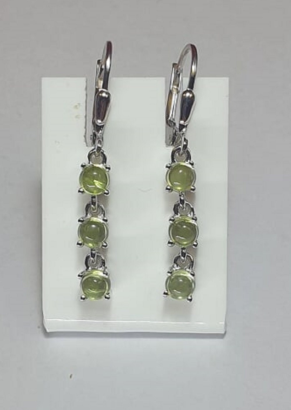 Edle 2,15 Carat leuchtende Peridot Brisur 925 Silber Ohrstecker Cabochon Schliff