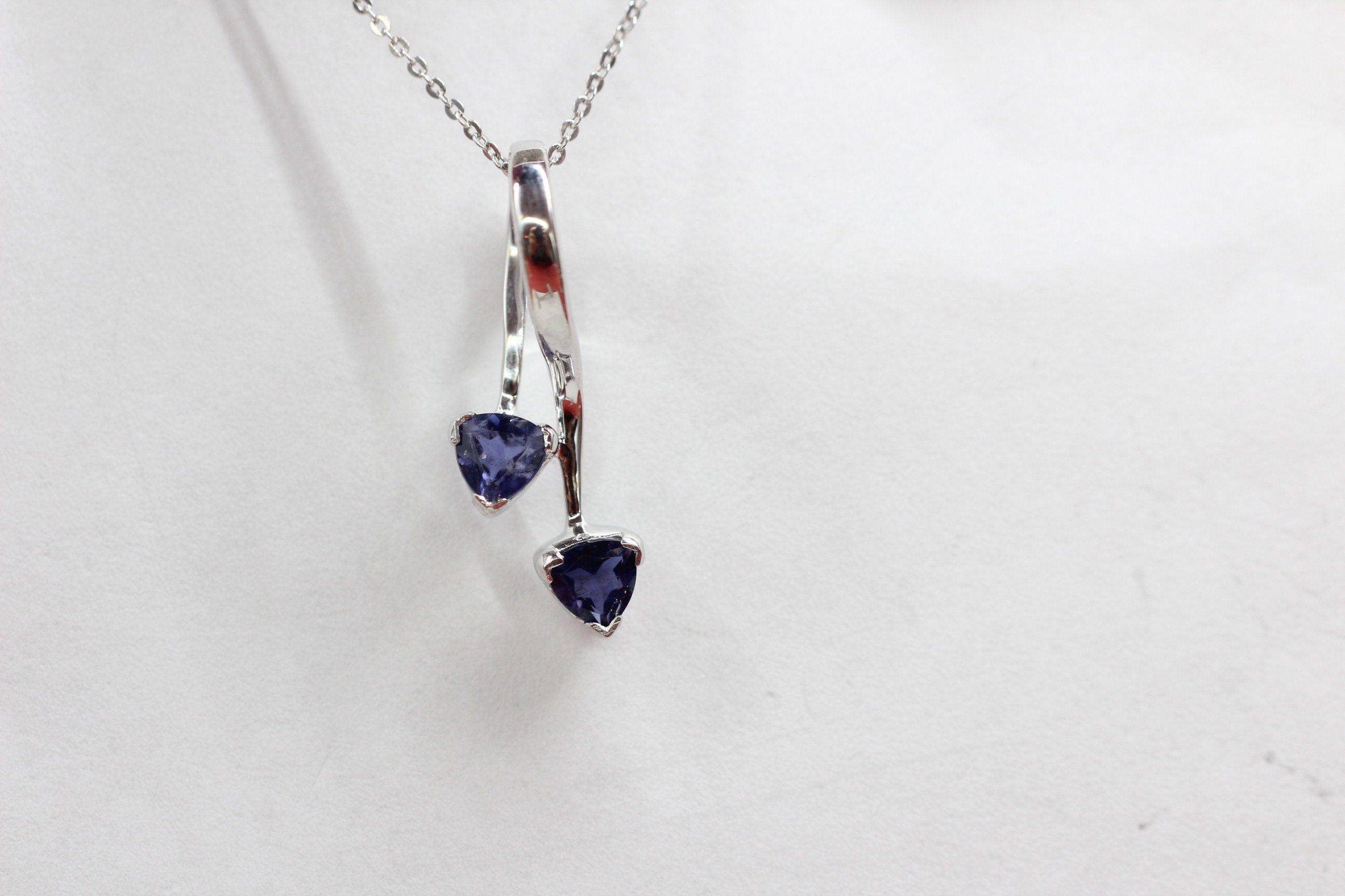 Edle 0,85 Carat Iolith Anhanger Trillion 925 Silber Collier Kette toller Edelstein