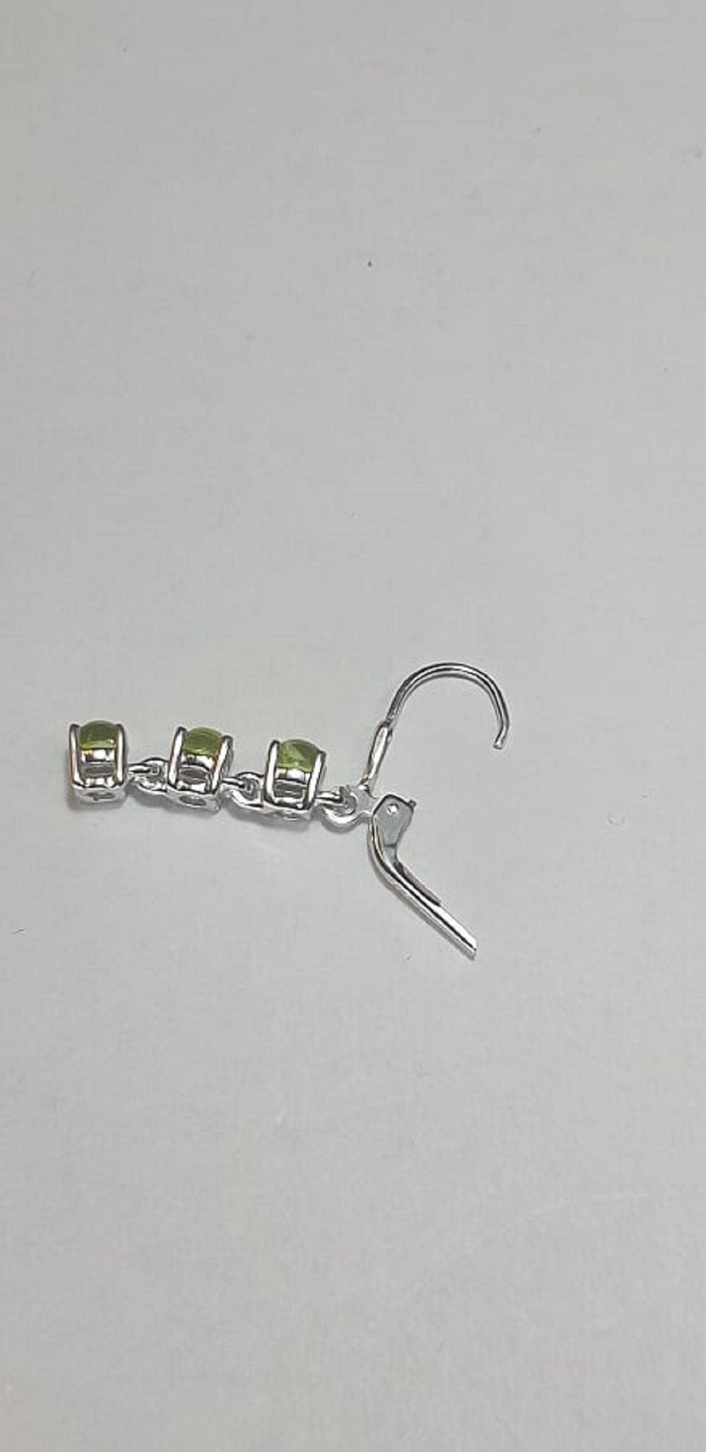 Edle 2,15 Carat leuchtende Peridot Brisur 925 Silber Ohrstecker Cabochon Schliff