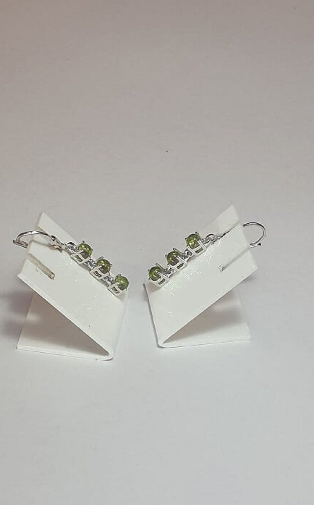 Edle 2,15 Carat leuchtende Peridot Brisur 925 Silber Ohrstecker Cabochon Schliff