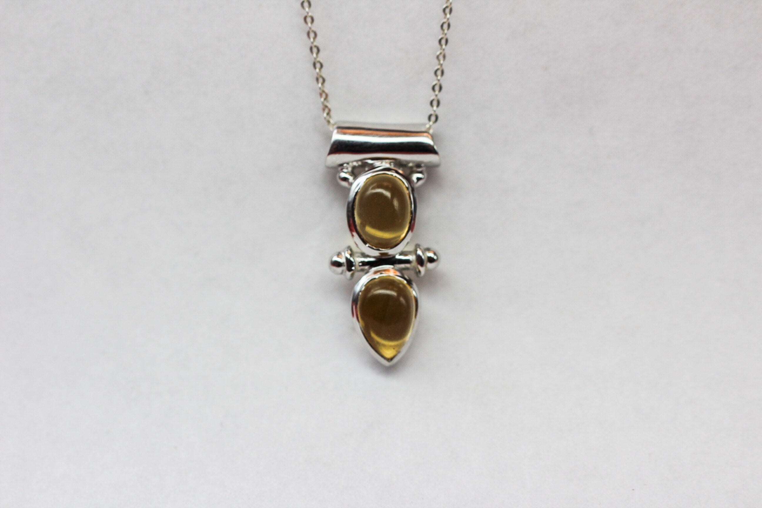 Design pur 2,85 Carat Citrin Cabochon Anhanger 925 Silber Collier Kette