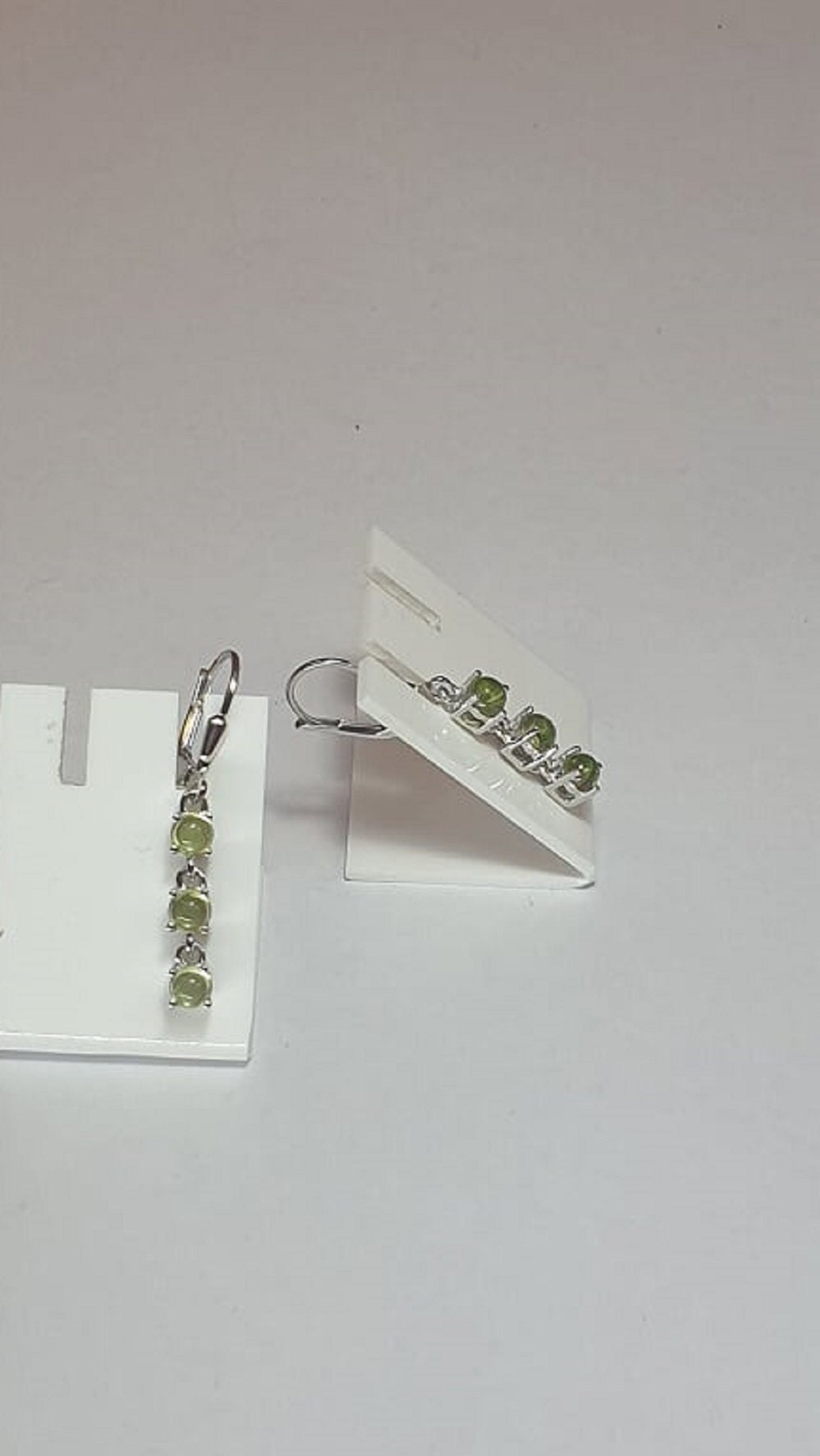 Edle 2,15 Carat leuchtende Peridot Brisur 925 Silber Ohrstecker Cabochon Schliff