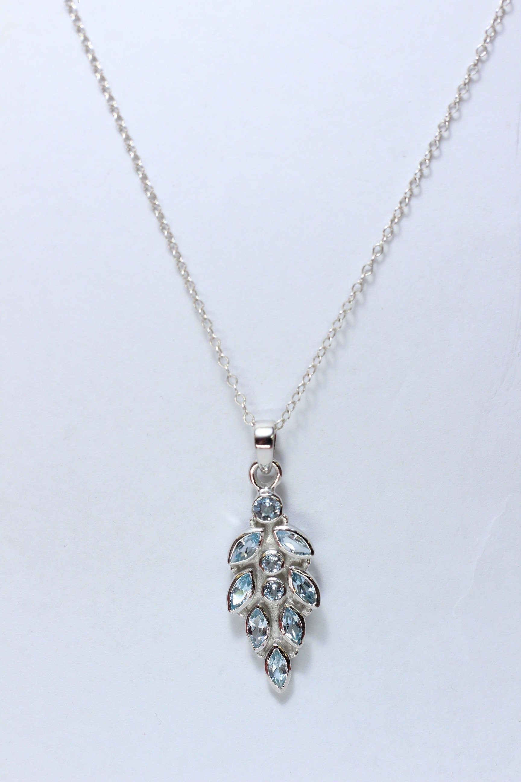 2,63 Carat Blautopas Designer Anhanger 925  Silber Collier Kette sky blue Topas