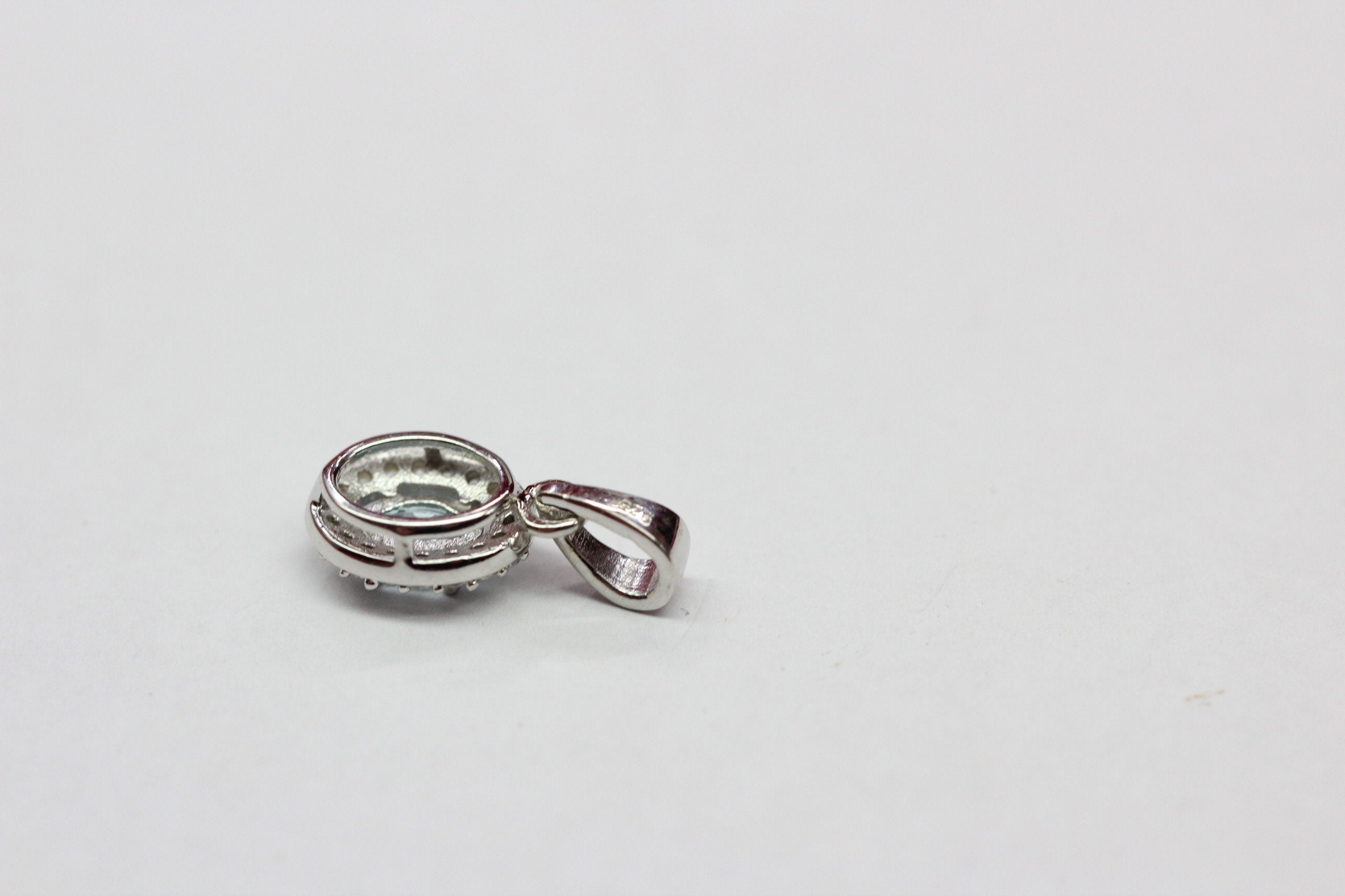 Edle 0,7 Carat Blautopas Anhanger 925 Silber Collier Kette Sky blue Topas himmelblau