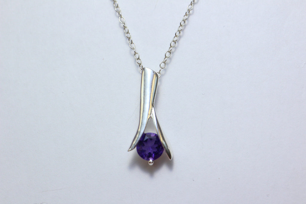 Edler 0,89 Carat Amethyst Anhanger 925 Silber Collier Kette violetter Edelstein Top