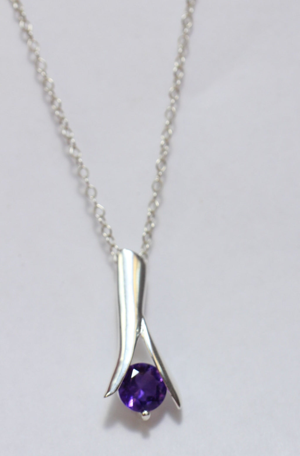 Edler 0,89 Carat Amethyst Anhanger 925 Silber Collier Kette violetter Edelstein Top