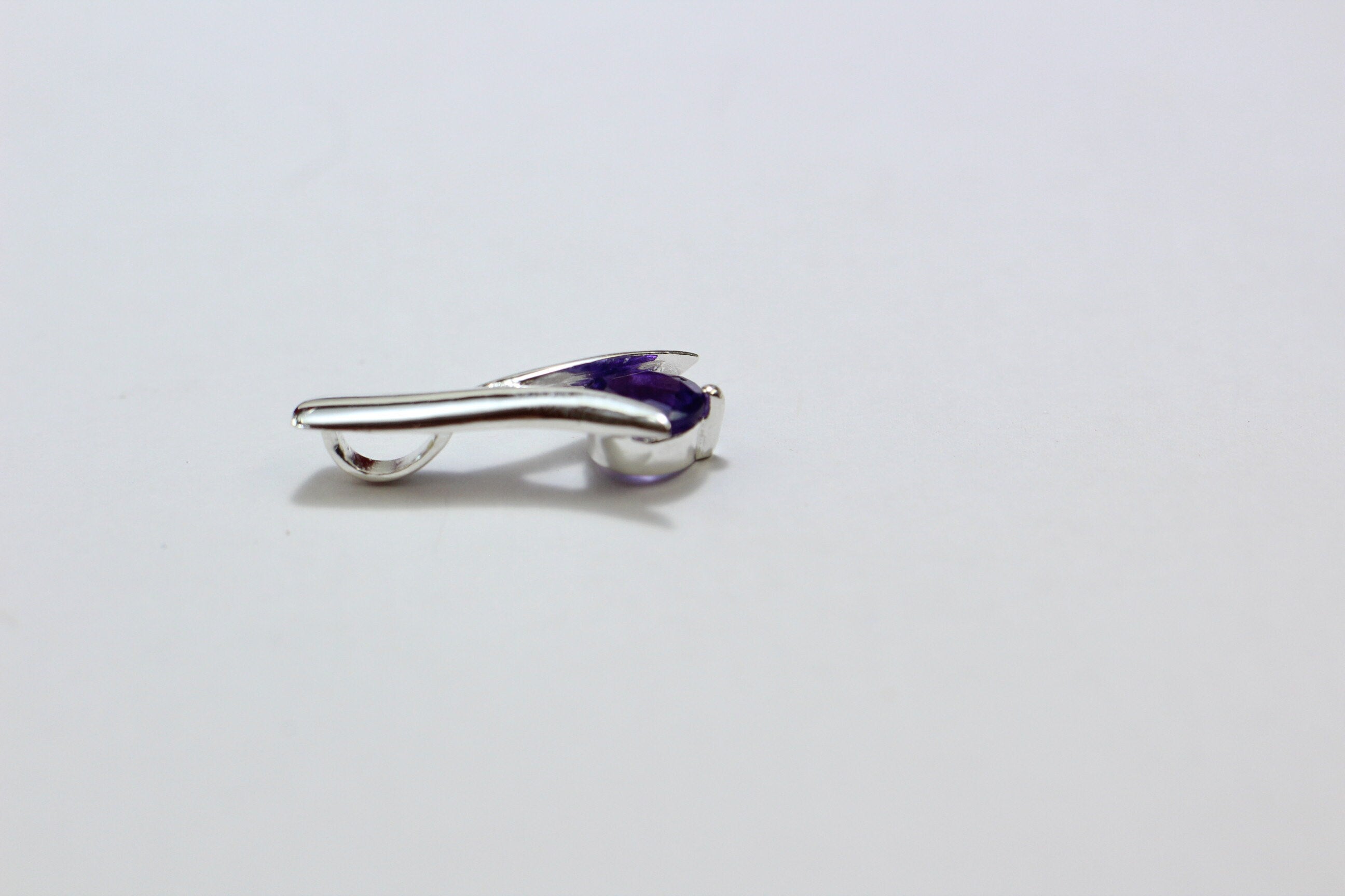 Edler 0,89 Carat Amethyst Anhanger 925 Silber Collier Kette violetter Edelstein Top