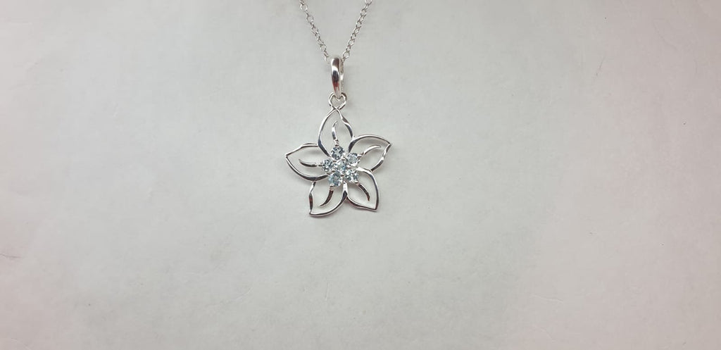 Edler 0,2 Carat Blautopas Blumen Anhanger 925 Silber Collier Kette  sky blue Topas