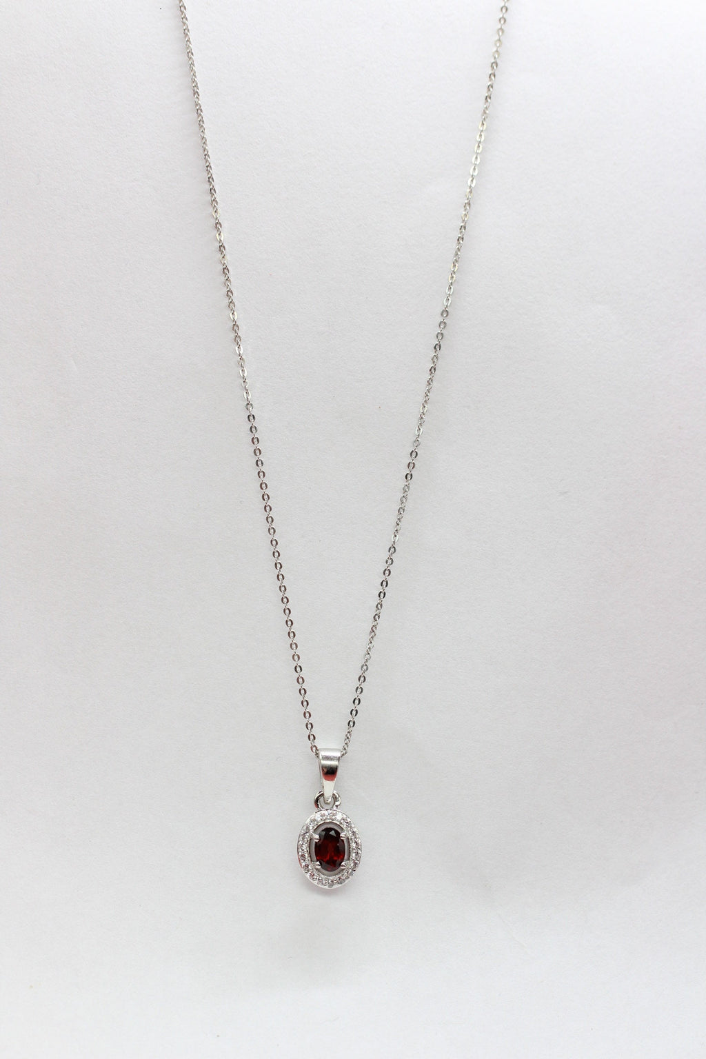 Edler 0,7 Carat Granat Annhanger 925 Silber Collier Kette Blutroter Edelstein