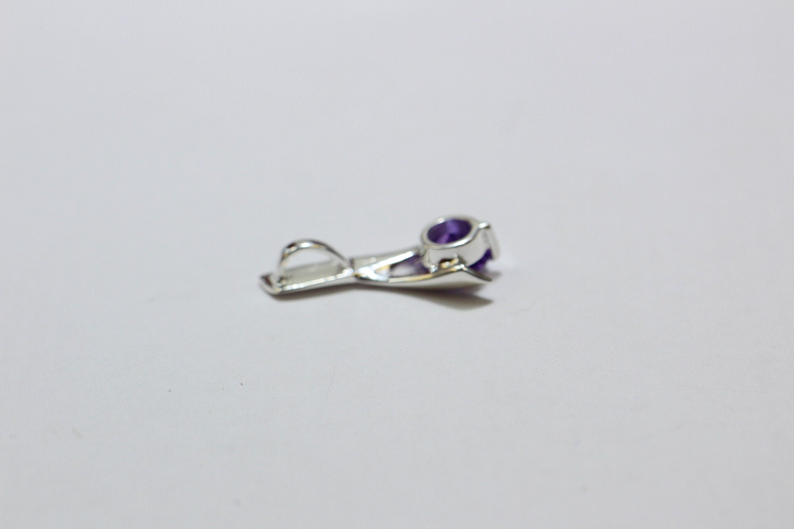Edler 0,89 Carat Amethyst Anhanger 925 Silber Collier Kette violetter Edelstein Top