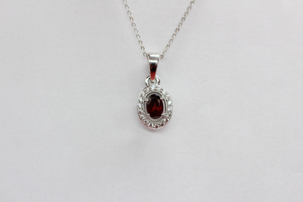 Edler 0,7 Carat Granat Annhanger 925 Silber Collier Kette Blutroter Edelstein