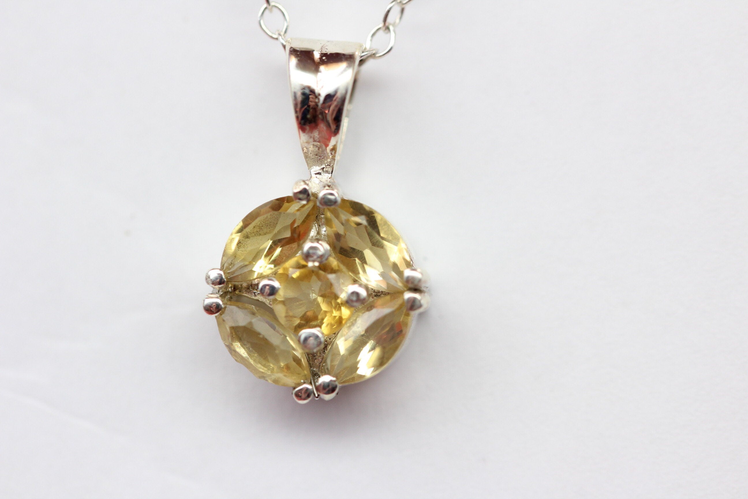 Edler 0,7 Carat Citrin Anhanger 925 Silbger Collier Kette gelbger Edelstein