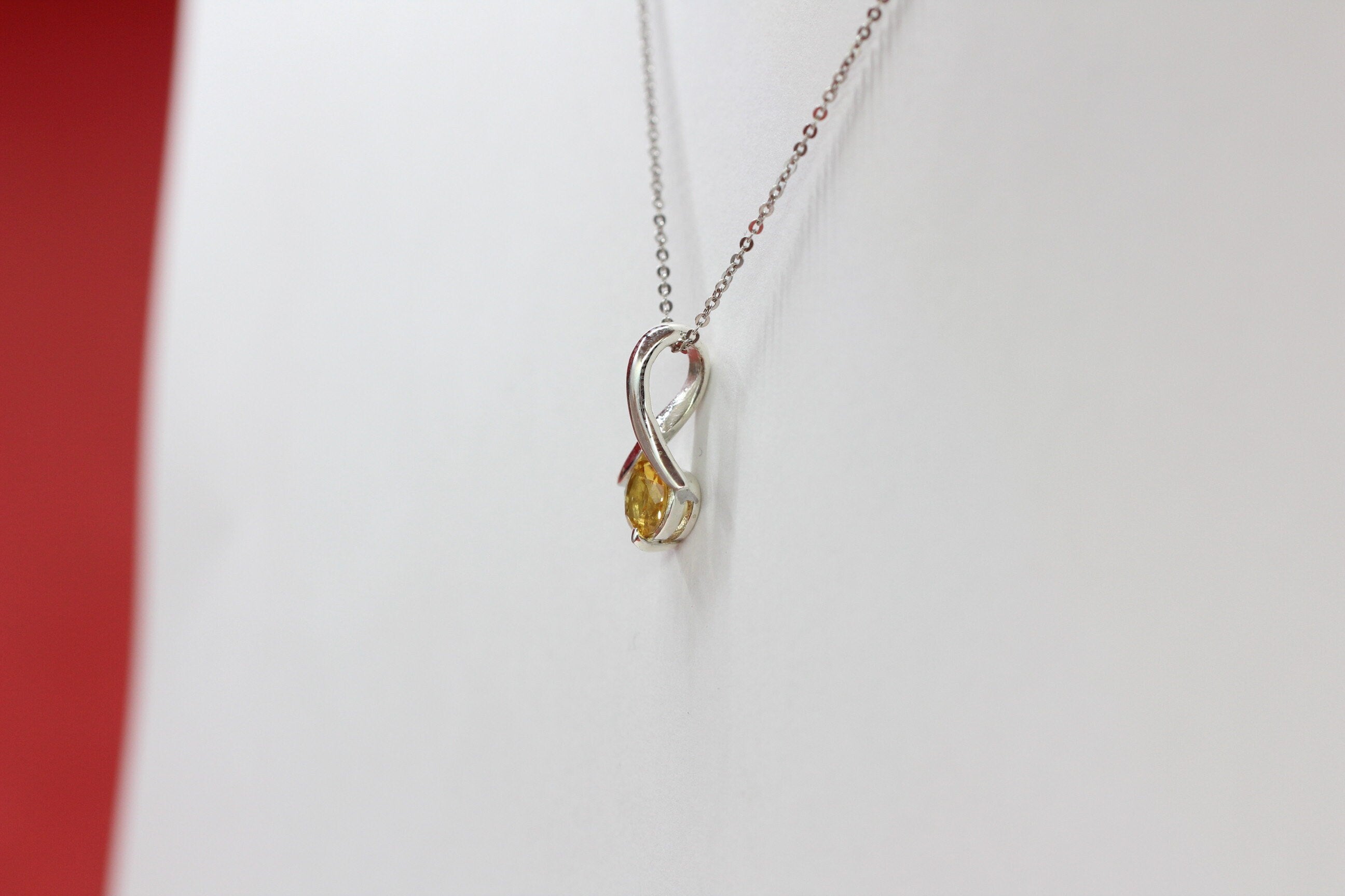 Edler 0,5 Carat Citrin Tulpen Anhanger 925 Silber Collier Kette hellgelber Edelstein