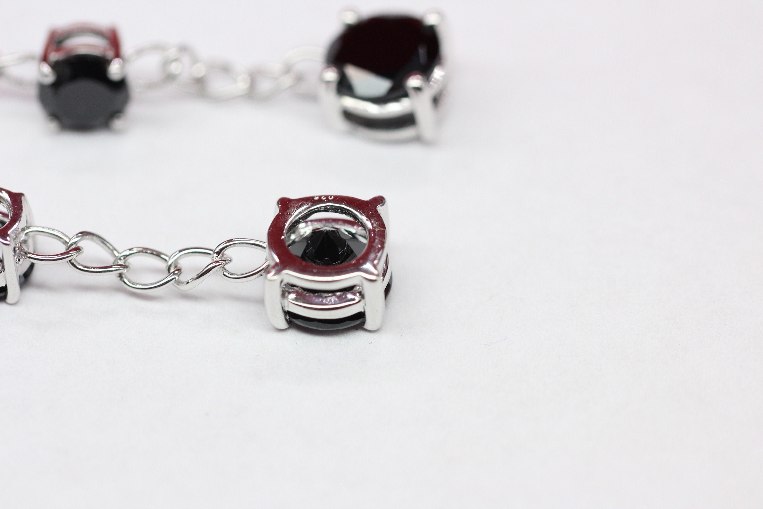 Edle 8,2 Carat Granat Ohrhanger 925 Silber Ohrschmuck blutroter Granat Top Edel