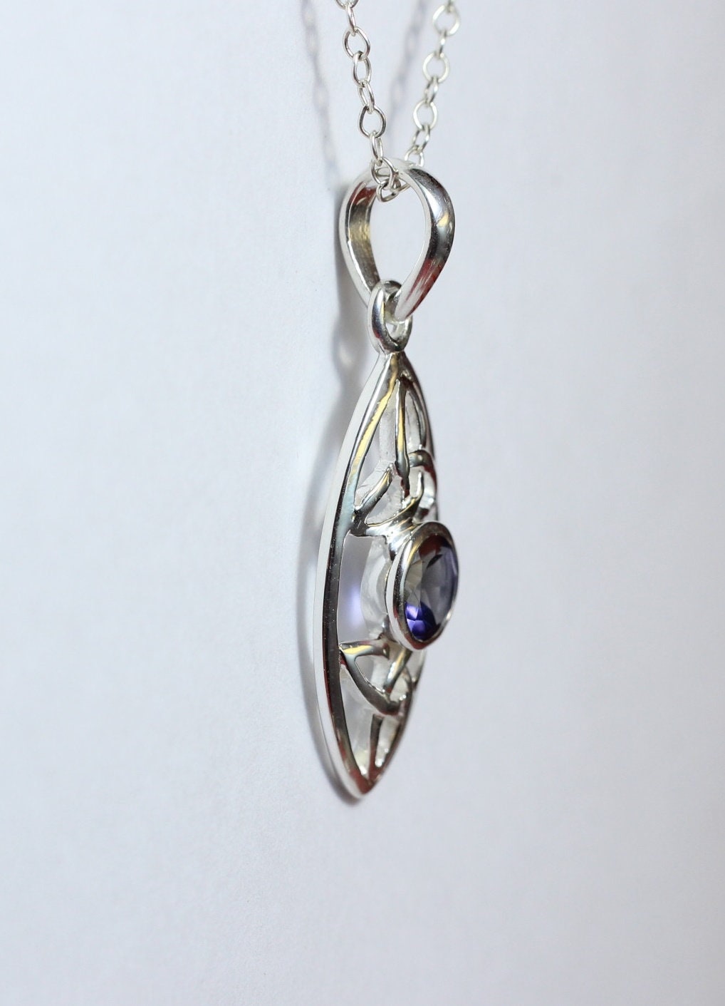 Design pur 0,9 Carat Iolitht Anhanger 925 Silber Wassersaphir Luchssaphir Top