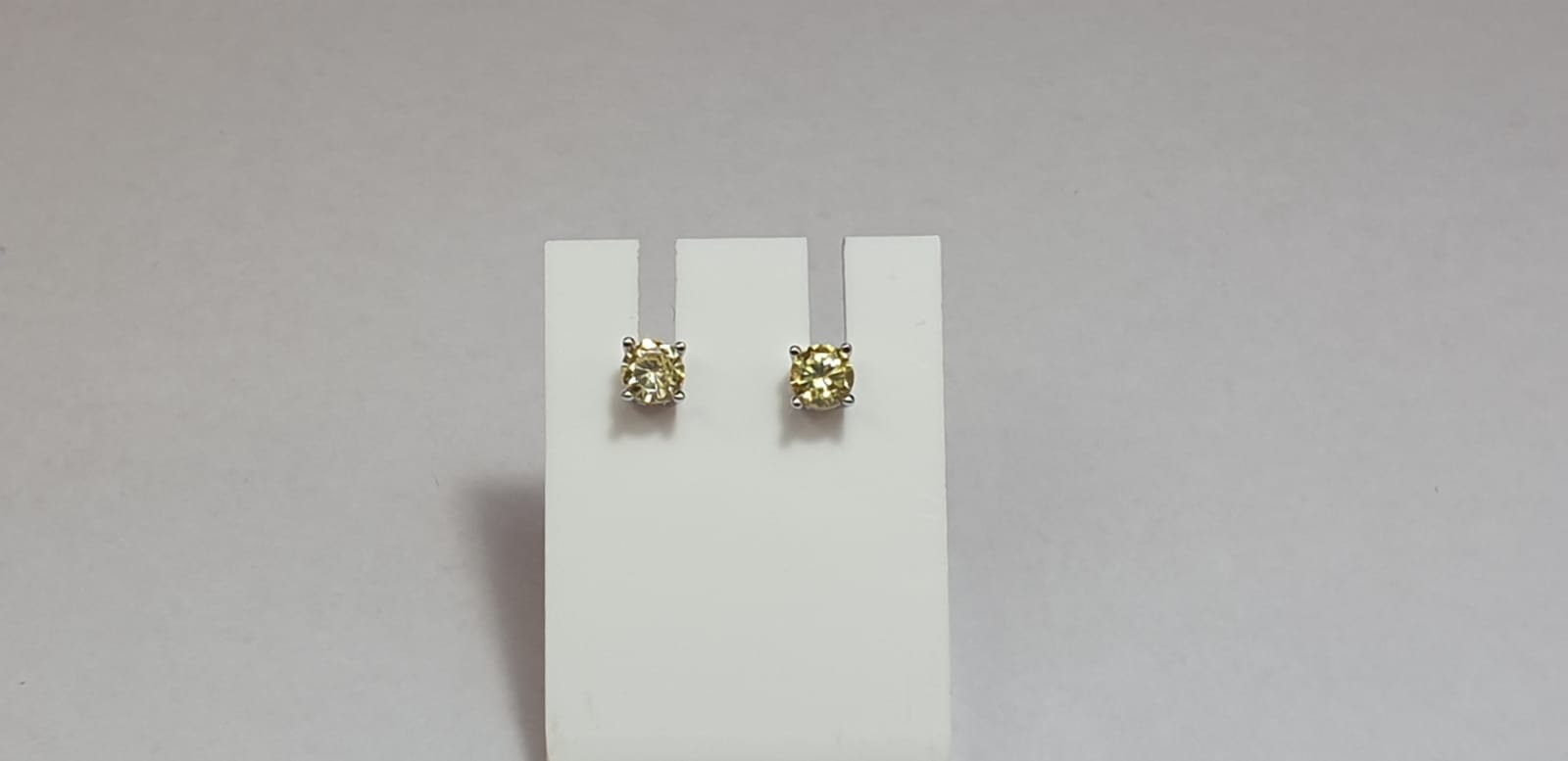 Edle Zirkonia Ohrstecker in gelb 925  Silber 4 mm Top  Ohrstecker