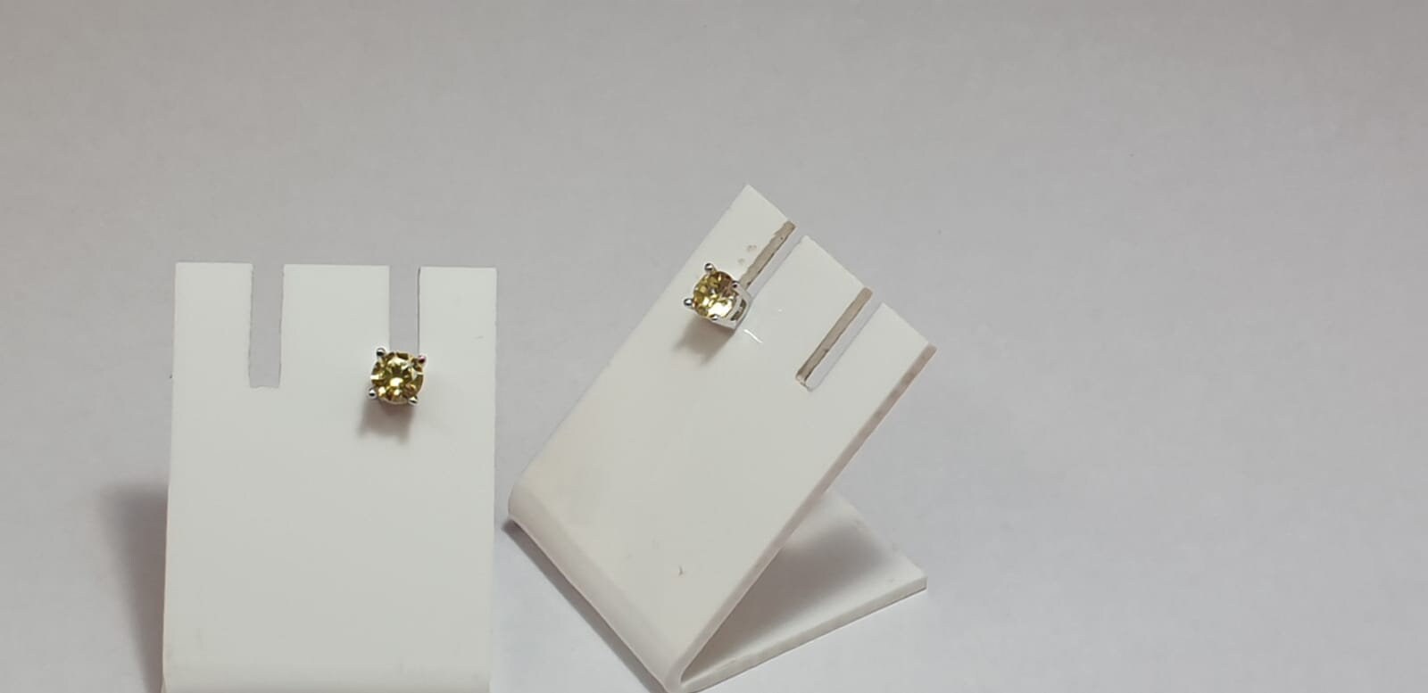 Edle Zirkonia Ohrstecker in gelb 925  Silber 4 mm Top  Ohrstecker