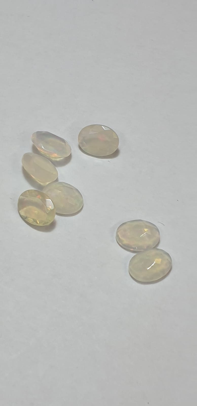 0,80  Carat Äthiopische Opal in Rundschliff in A - AA Qualität aus Afrika Top