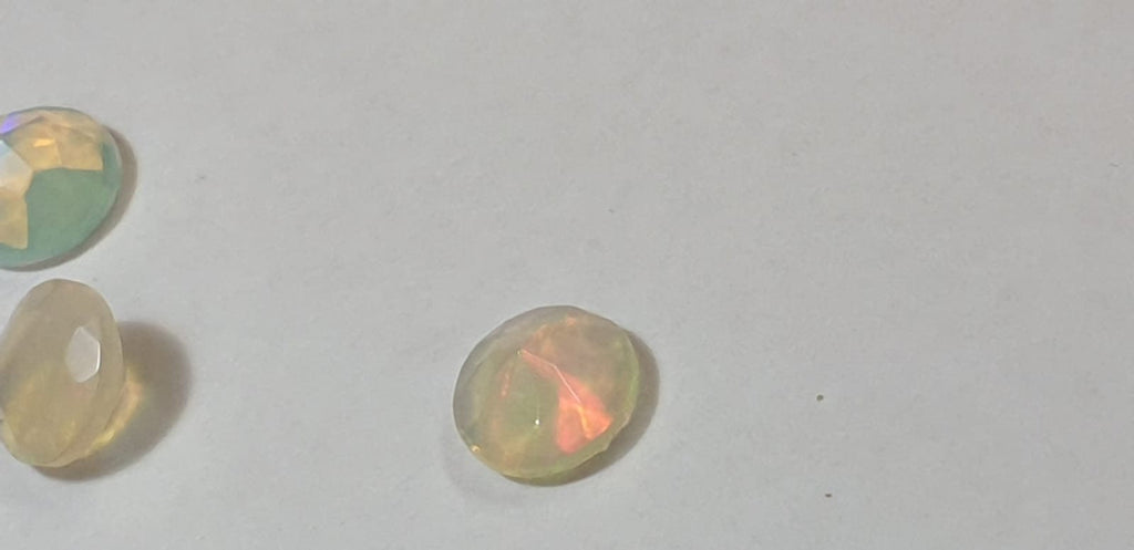 0,80  Carat Äthiopische Opal in Rundschliff in A - AA Qualität aus Afrika Top