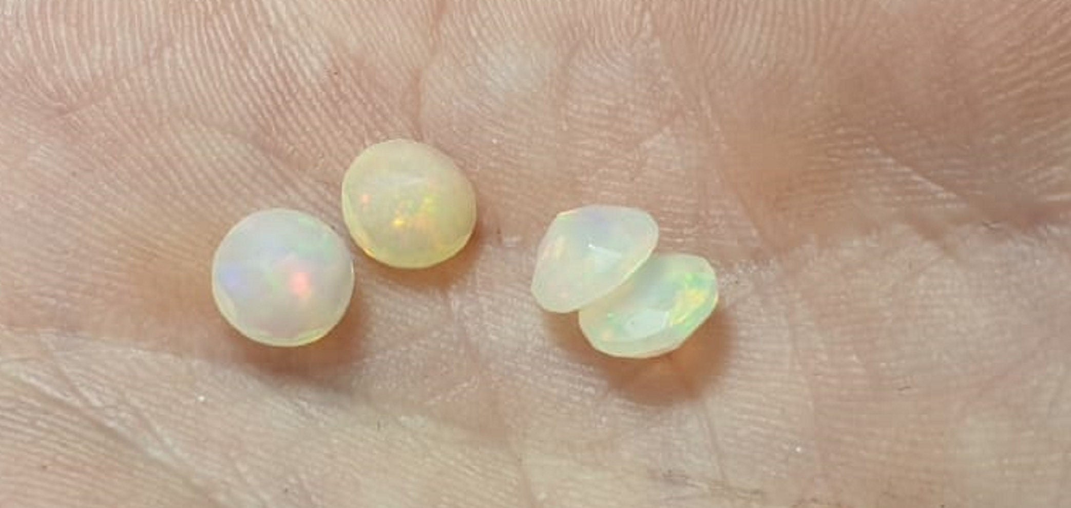 0,80  Carat Äthiopische Opal in Rundschliff in A - AA Qualität aus Afrika Top